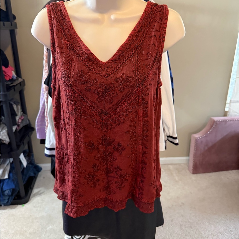 Elegant Embroidered Sleeveless Blouse